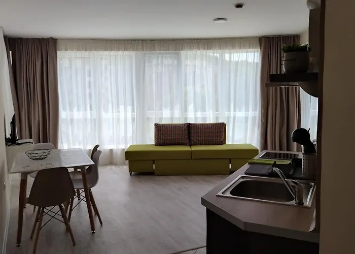 Happy 4* プリモルスコ