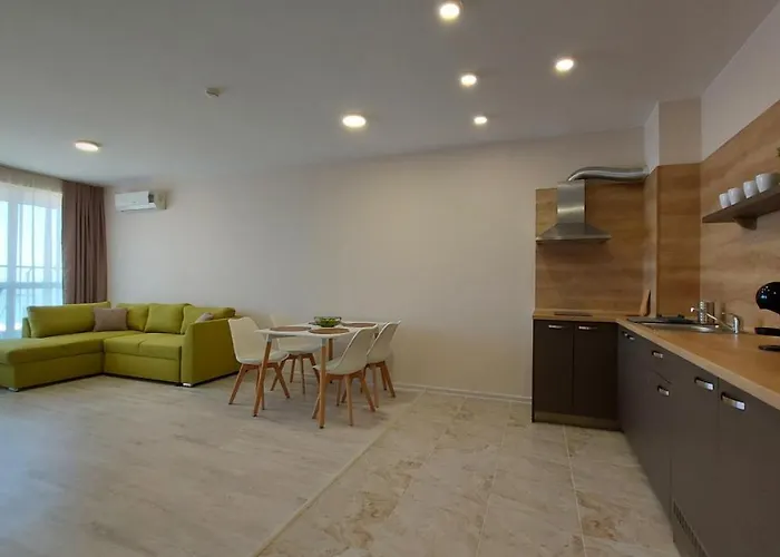 アパート Happy 4*