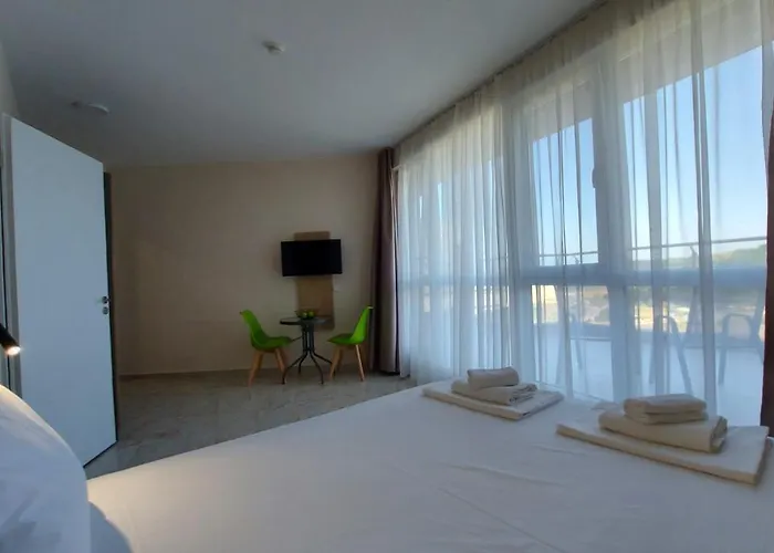 Happy アパート プリモルスコ