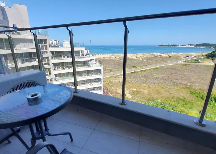 Happy アパート プリモルスコ