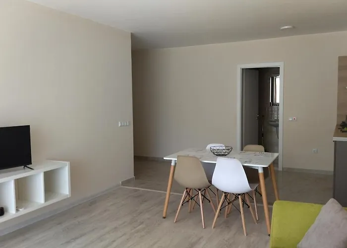 Happy アパート プリモルスコ