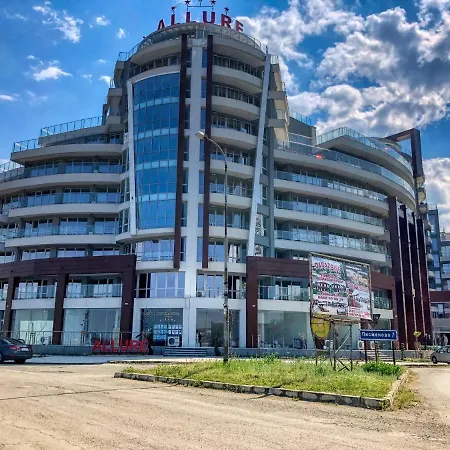 Апартаменты Happy 4*