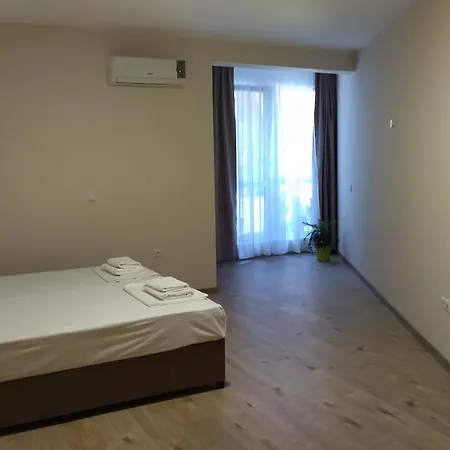 Апартаменты Happy 4*